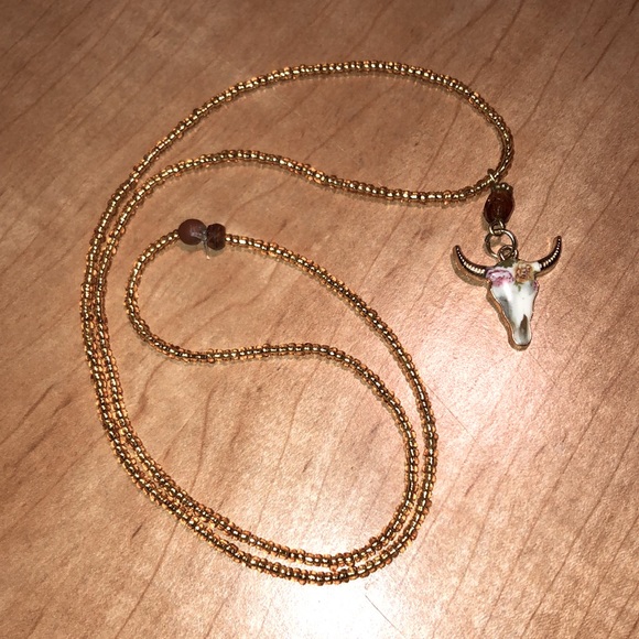 Handmade gold seed-bead, stretch necklace with boho cow skull pendant - Picture 2 of 6